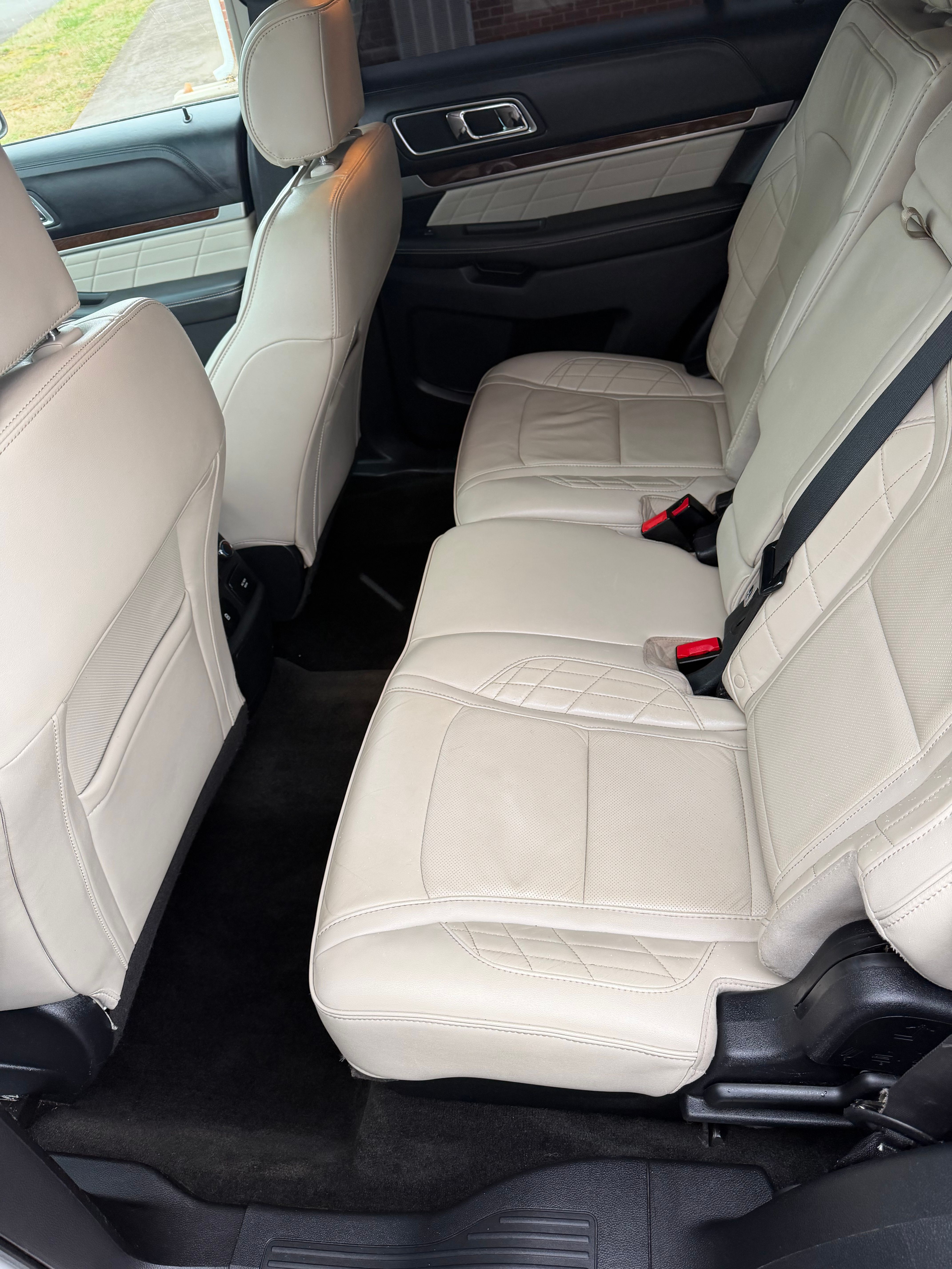 Used 2016 Ford Explorer Platinum AWD/4WD image 16