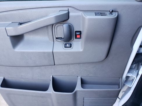 Used 2024 Chevrolet Express 2500 image 12