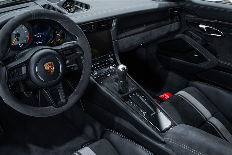 Used 2018 Porsche 911 GT3 RWD image 49