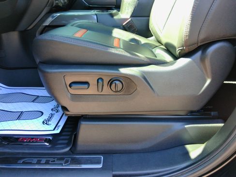 Used 2022 GMC Sierra 2500 AT4 image 65