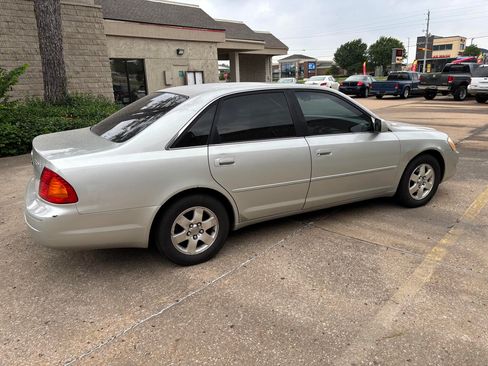 Used 2001 Toyota Avalon XL FWD image 2