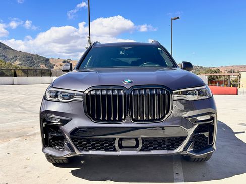 Used 2020 BMW X7 M50i image 9