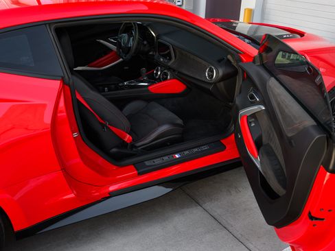 Used 2017 Chevrolet Camaro ZL1 Coupe RWD image 43