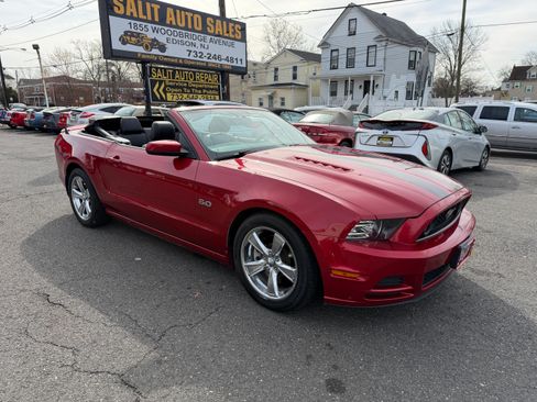 Used 2013 Ford Mustang GT Premium image 28