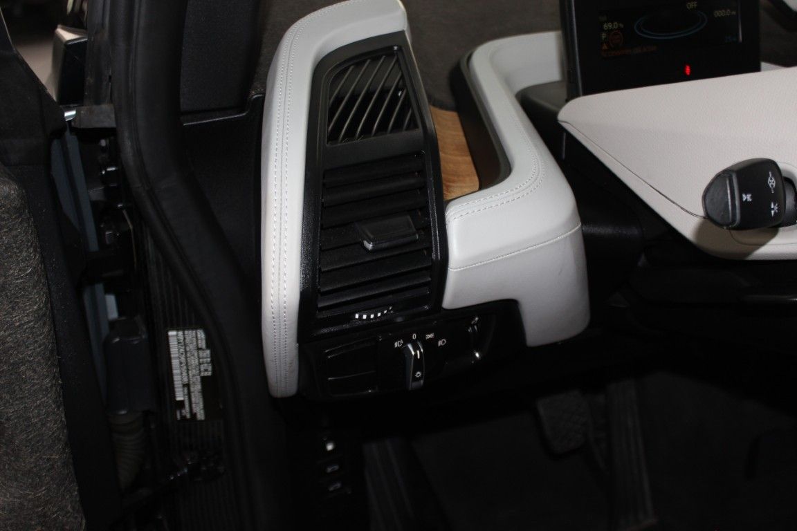Used 2015 BMW i3 w/ Range Extender RWD image 15