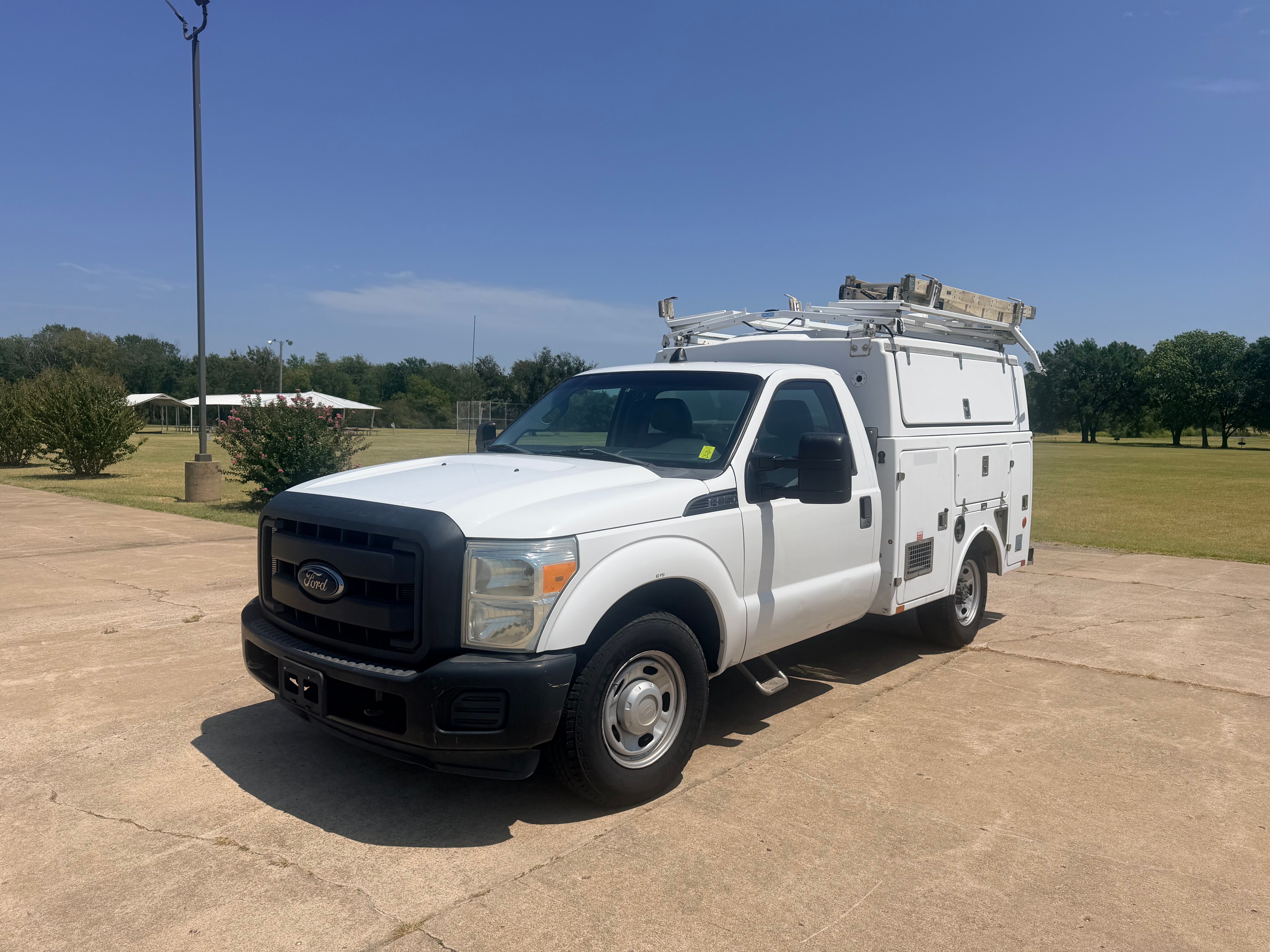 Used 2013 Ford F350 2WD Regular Cab Super Duty image 1