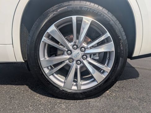 Used 2024 Cadillac XT6 AWD Premium Luxury image 6