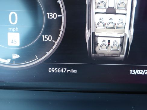 Used 2018 Land Rover Discovery HSE image 27