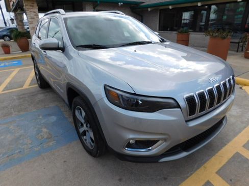 Used 2019 Jeep Cherokee Limited image 1