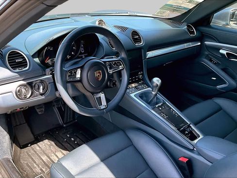 Used 2025 Porsche 718 Cayman RWD image 18