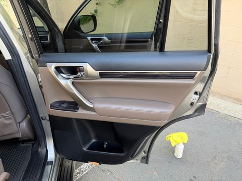 Used 2020 Lexus GX 460 Premium image 28