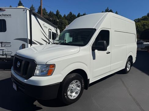 Used 2017 Nissan NV 2500 SV image 5