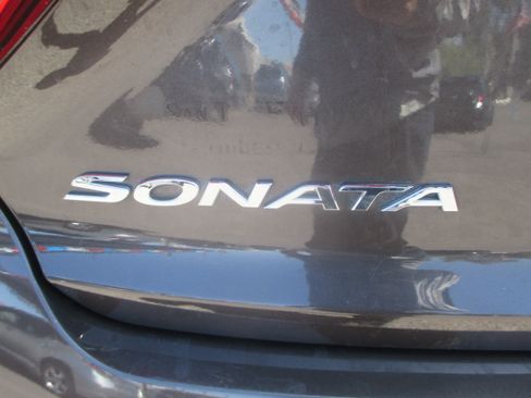 Used 2015 Hyundai Sonata Sport w/ Premium & Technology FWD image 12