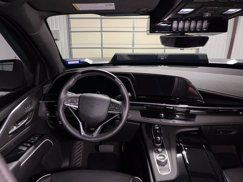 Used 2023 Cadillac Escalade Platinum Luxury image 37