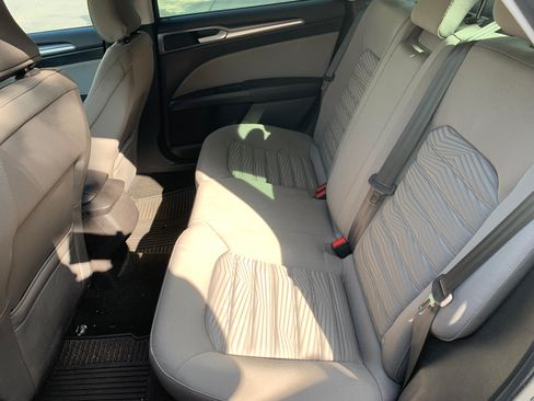 Used 2014 Ford Fusion S image 4