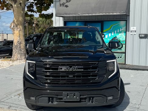 Used 2024 GMC Sierra 1500 Elevation image 2