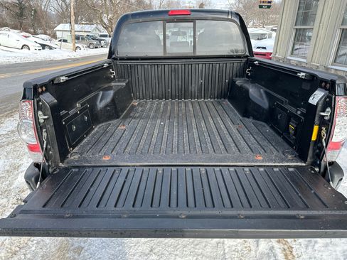Used 2013 Toyota Tacoma image 18