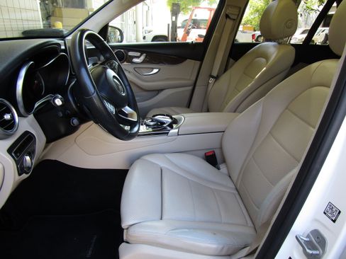 Used 2016 Mercedes-Benz GLC 300 image 9