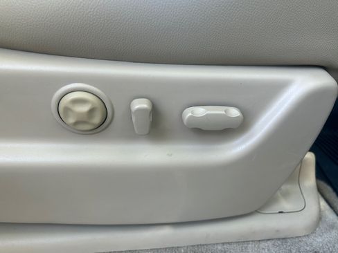 Used 2012 Chevrolet Tahoe 4WD LTZ image 34