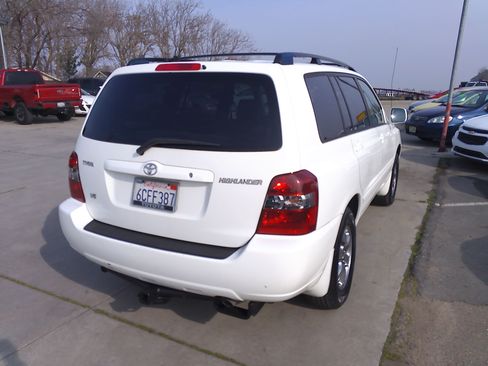 Used 2004 Toyota Highlander image 4