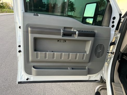 Used 2009 Ford F250 XL image 75