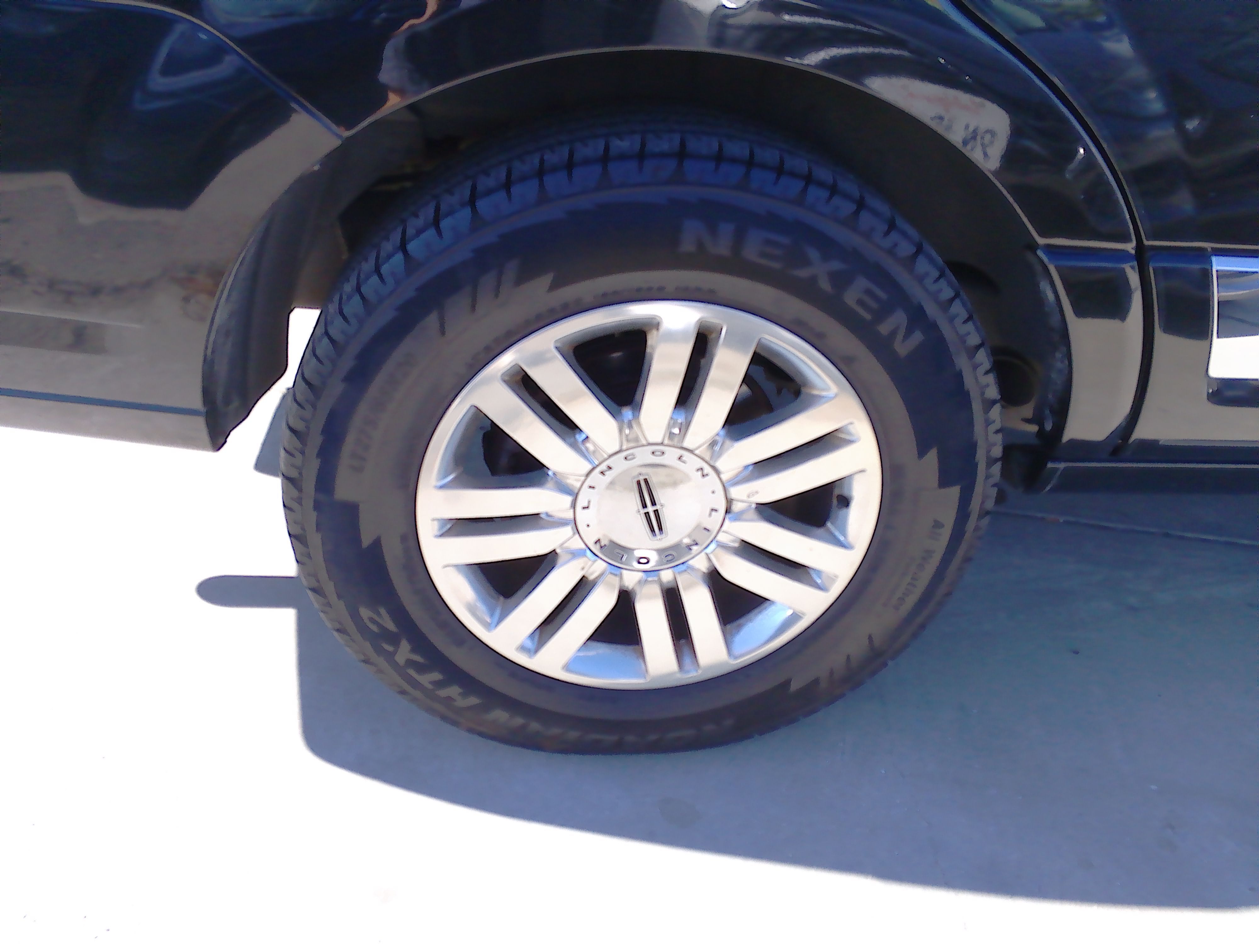 Used 2012 Lincoln Navigator 4WD image 42
