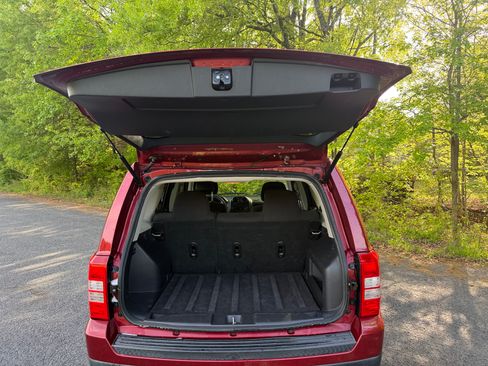 Used 2016 Jeep Patriot Sport image 19