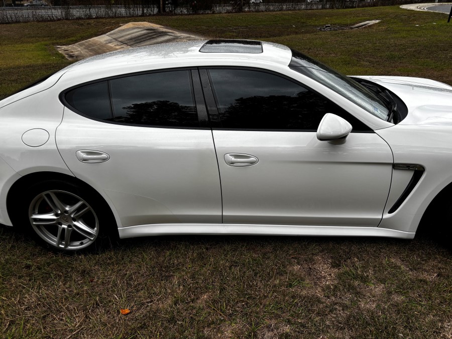 Used 2011 Porsche Panamera 4 image 4