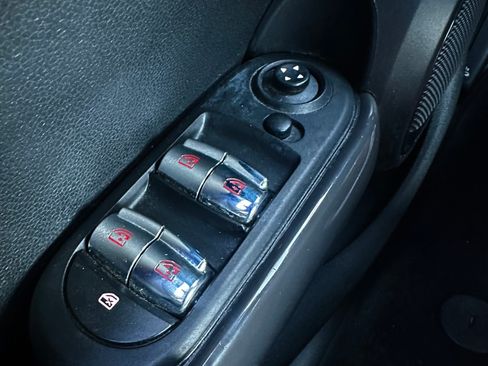 Used 2017 MINI Cooper 4-Door Hardtop FWD image 30