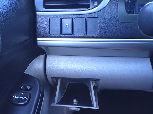 Used 2012 Toyota Camry LE image 26