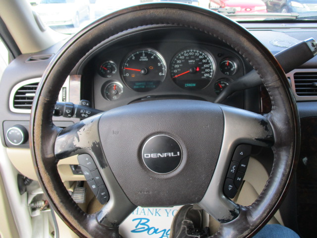 Used 2012 GMC Yukon AWD Denali image 39