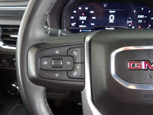 Used 2024 GMC Yukon XL 2WD SLT image 28