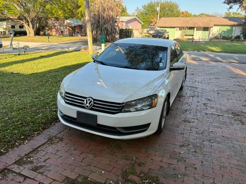 Used 2013 Volkswagen Passat 2.5 SE image 1