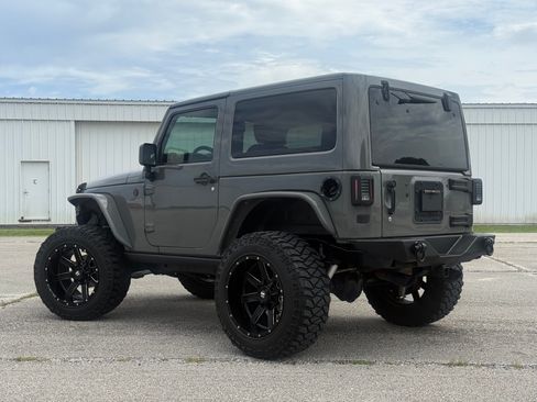 Used 2016 Jeep Wrangler 75th Anniversary AWD/4WD image 4