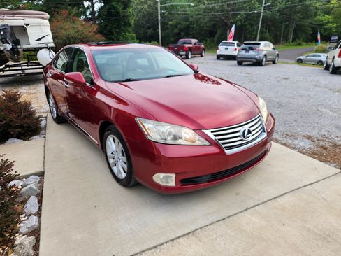 Used 2010 Lexus ES 350 w/ Luxury Package FWD image 3