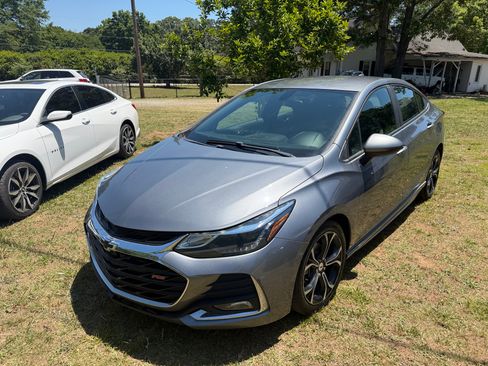 Used 2019 Chevrolet Cruze LT Sedan FWD image 4