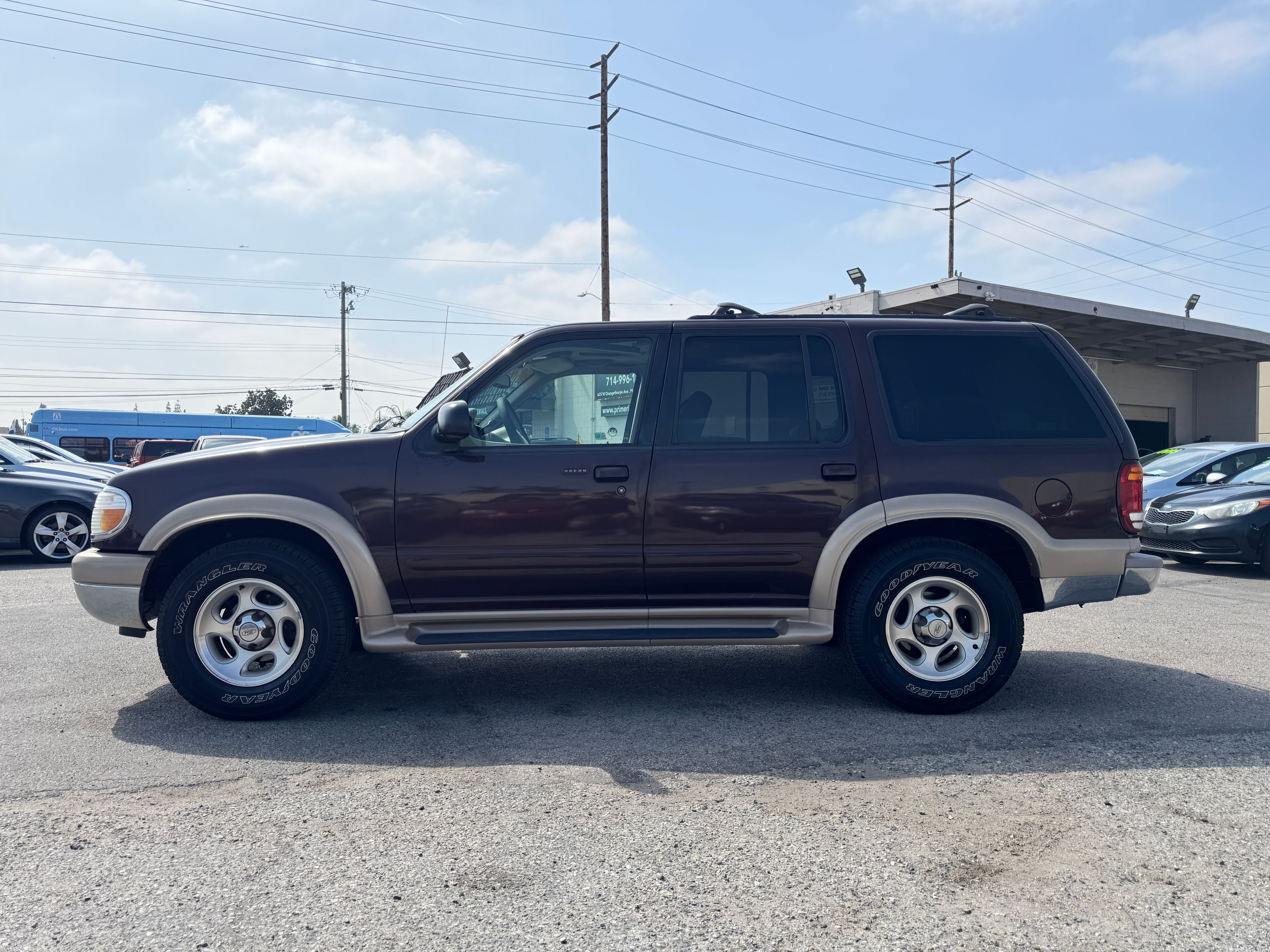 Used 2000 Ford Explorer 2WD Eddie Bauer image 4