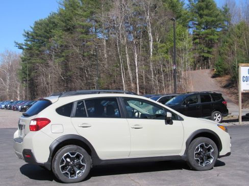 Used 2015 Subaru XV Crosstrek 2.0i Premium image 8