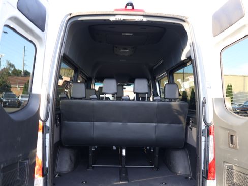 Used 2019 Mercedes-Benz Sprinter 2500 image 27