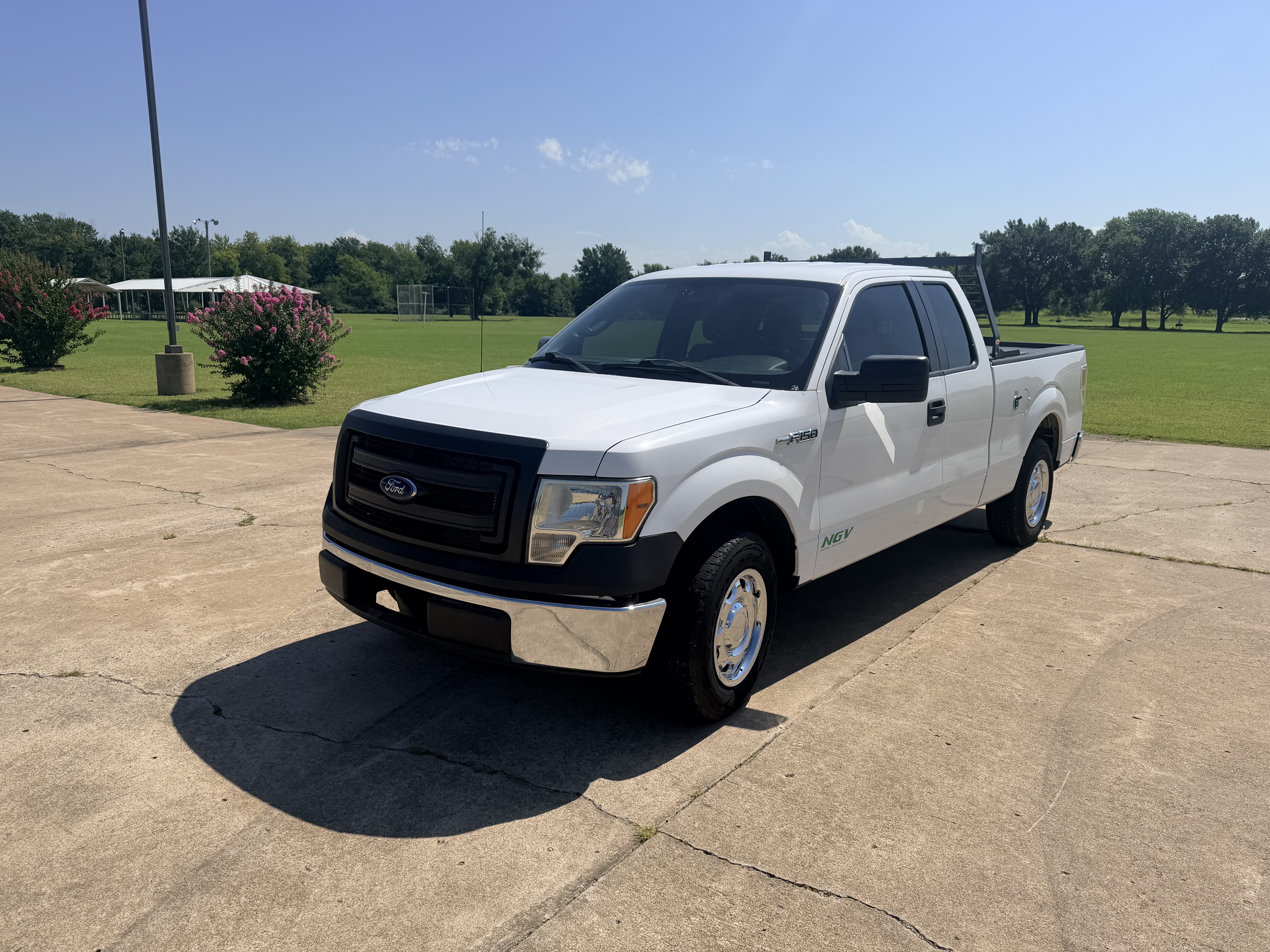 Used 2014 Ford F150 2WD SuperCab image 1