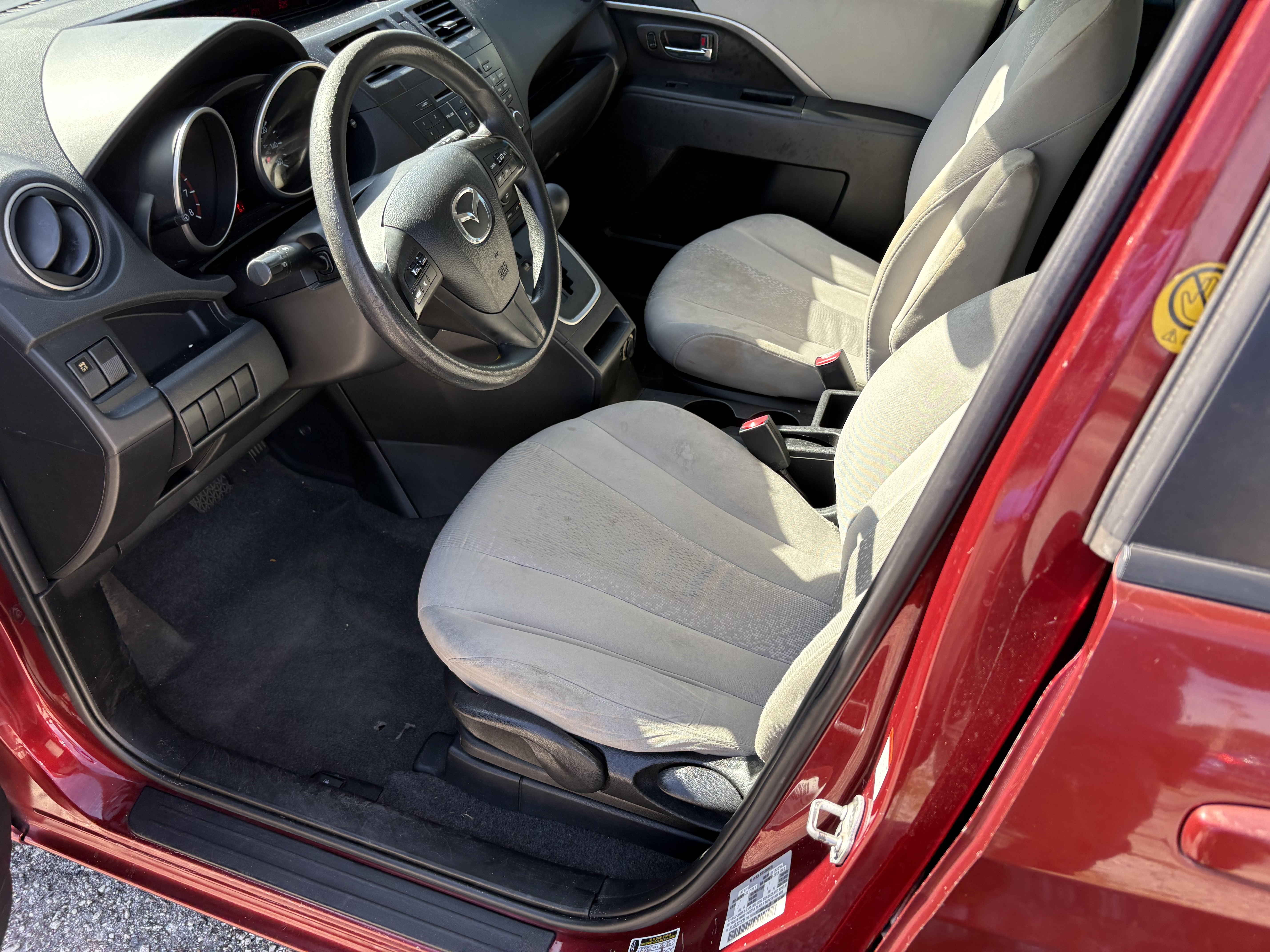 Used 2012 MAZDA MAZDA5 Sport FWD image 5