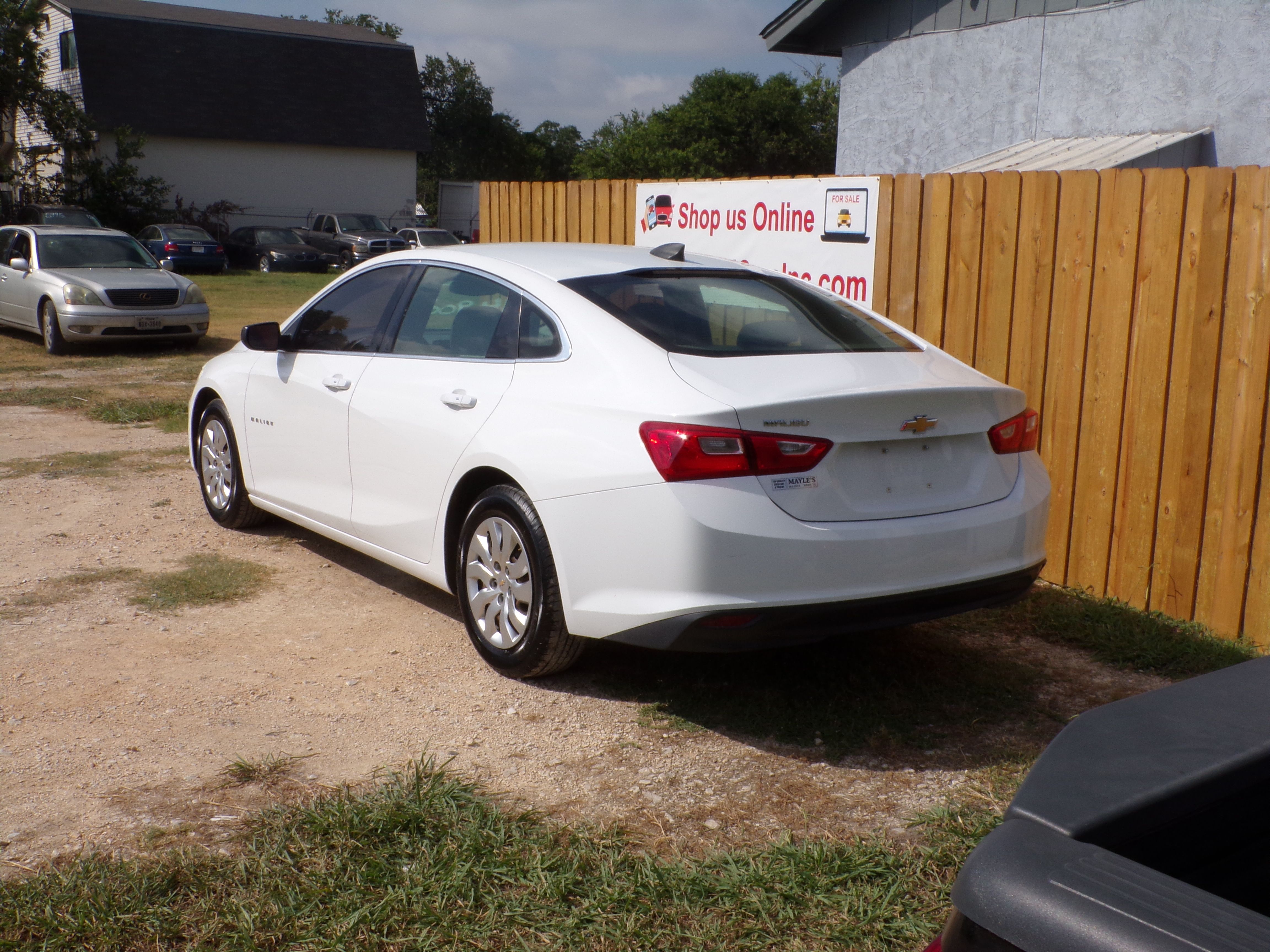 Used 2016 Chevrolet Malibu L FWD image 2