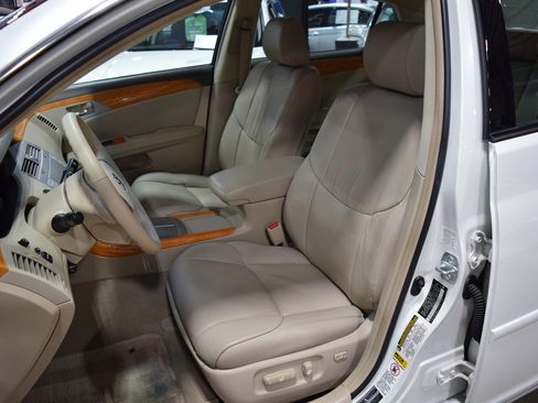 Used 2006 Toyota Avalon XLS image 18