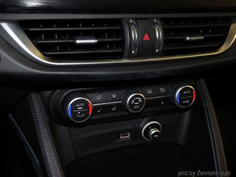 Used 2019 Alfa Romeo Stelvio AWD image 22