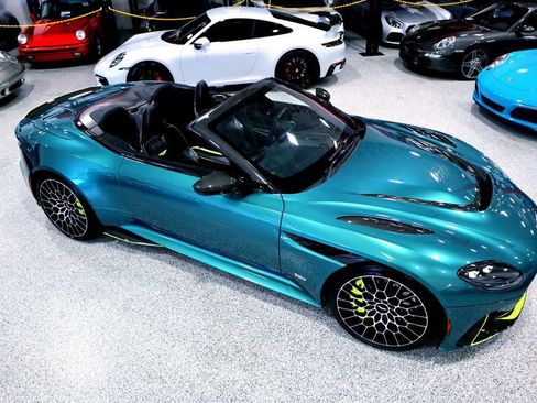 Used 2023 Aston Martin DBS image 12