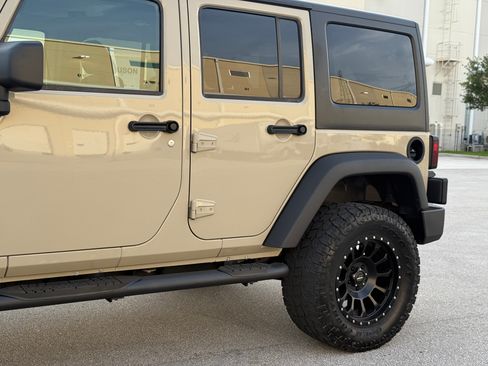 Used 2018 Jeep Wrangler Unlimited Sport S AWD/4WD image 27