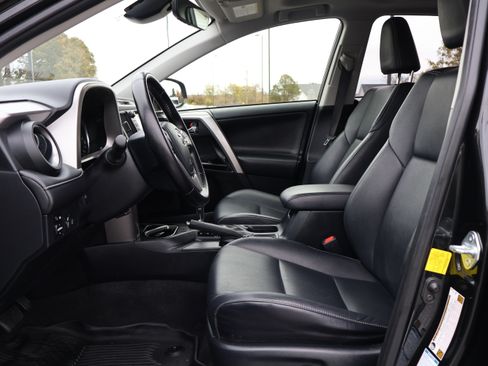 Used 2016 Toyota RAV4 Limited image 10