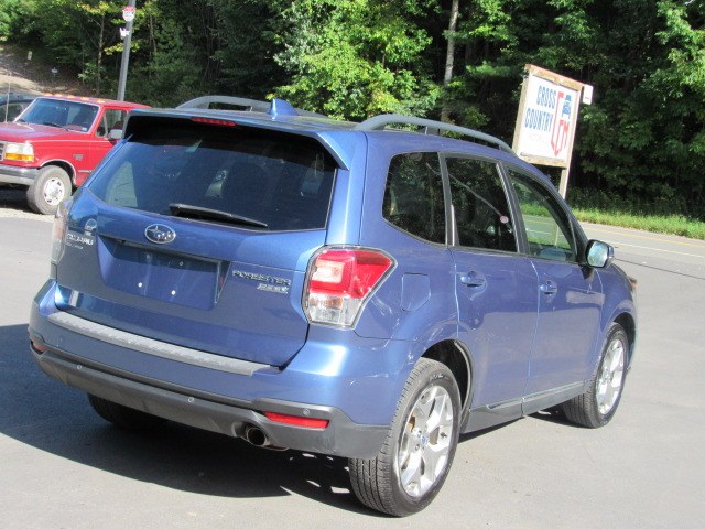 Used 2017 Subaru Forester 2.5i Touring AWD/4WD image 8