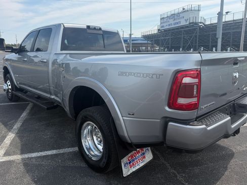 Used 2021 RAM 3500 4x4 Crew Cab Laramie DRW image 3