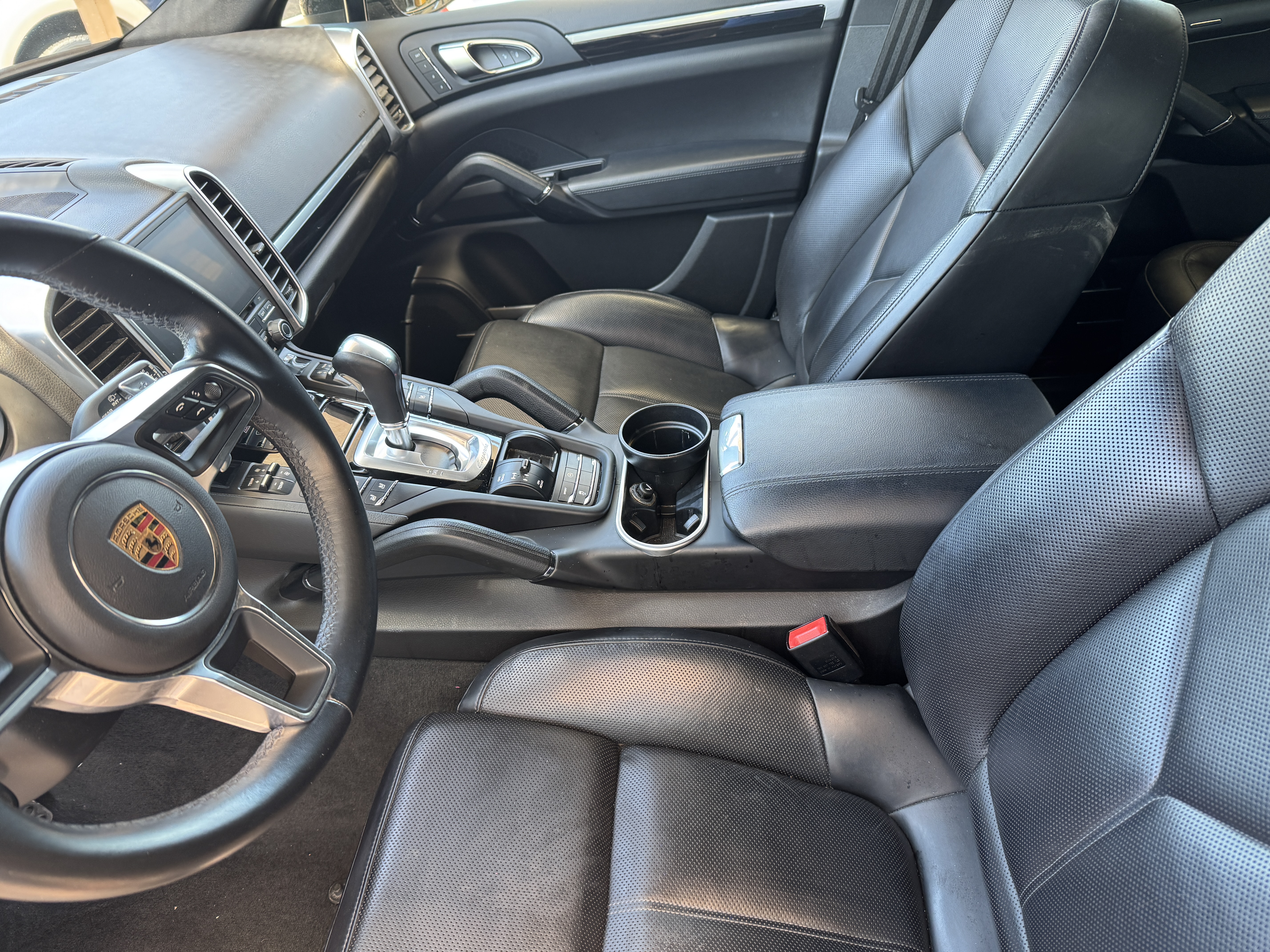 Used 2017 Porsche Cayenne Platinum Edition AWD/4WD image 7